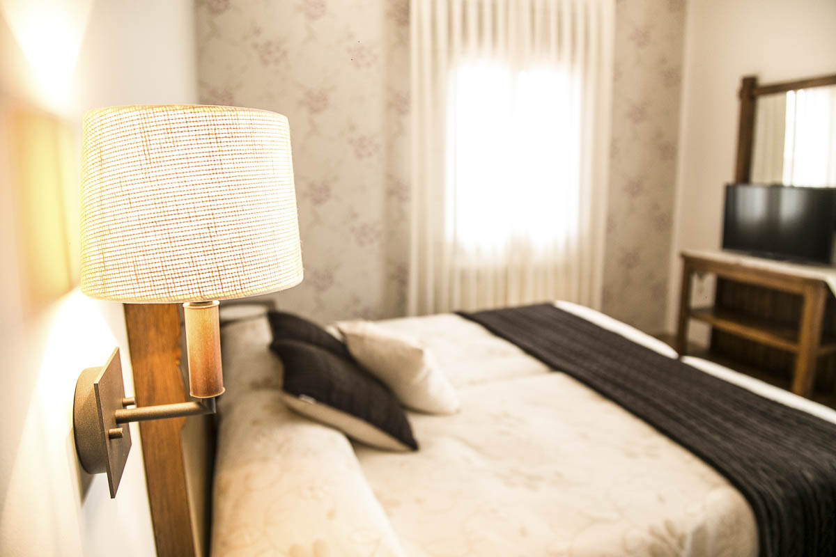 Hotel en Soria Habitación doble de 2 camas Nº V lámpara