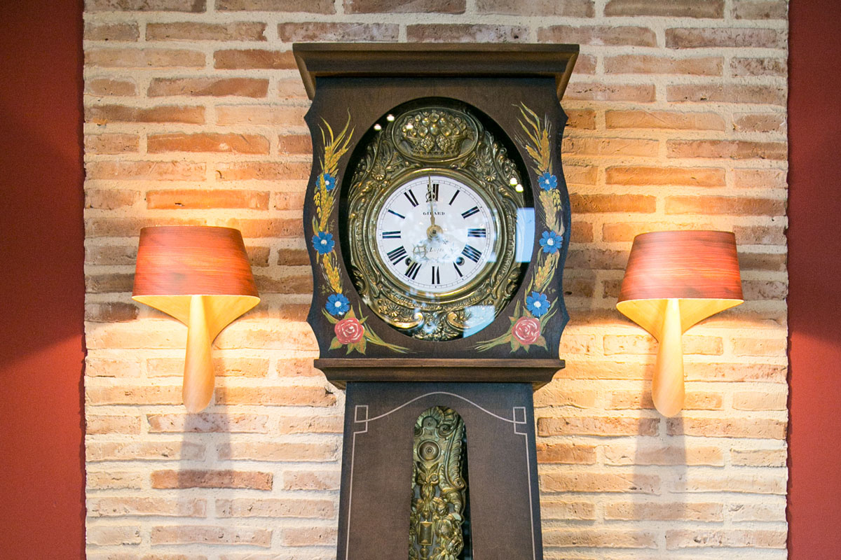 Hotel Restaurante en Soria Quintanares reloj